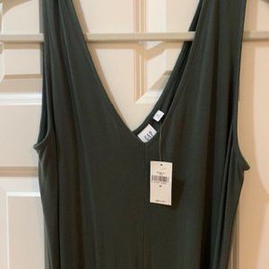 Gap VNeck Wide Legged Jumpsuit Size M BRAND NEW